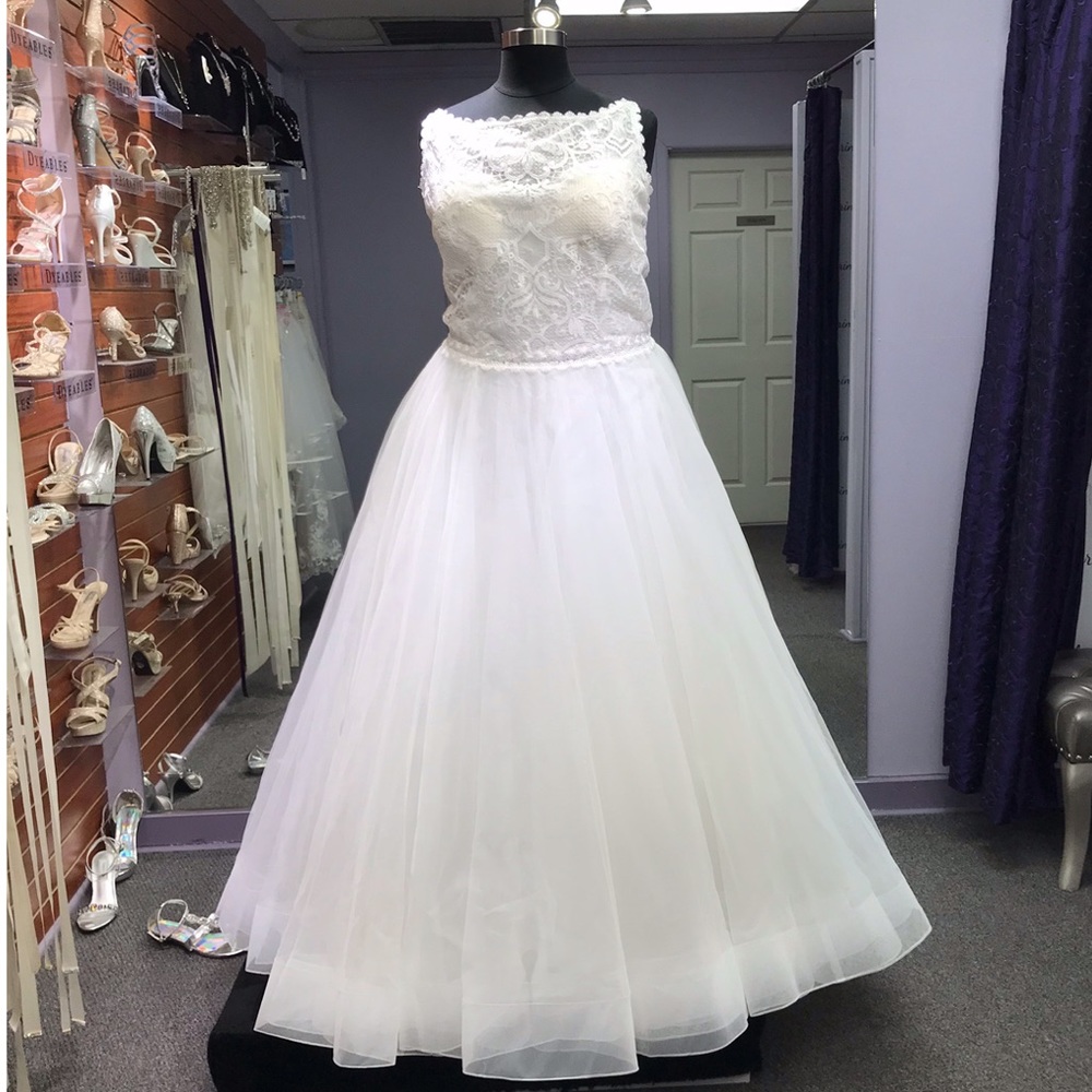 Mary’s - Style 4051 - Size 26 - Ivory